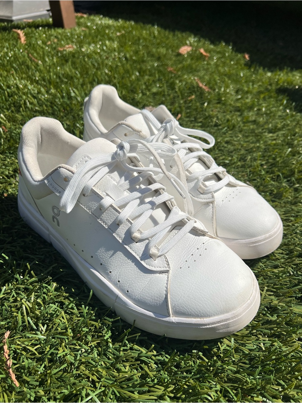On Cloud Mens Roger White Sneakers Sz 8.5